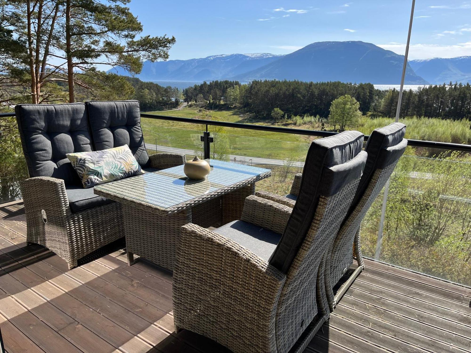 Bosdalhuset Villa Lavik  Eksteriør billede